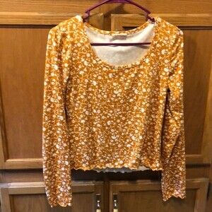 Olivia Rae size large long sleeve crop top NWOT